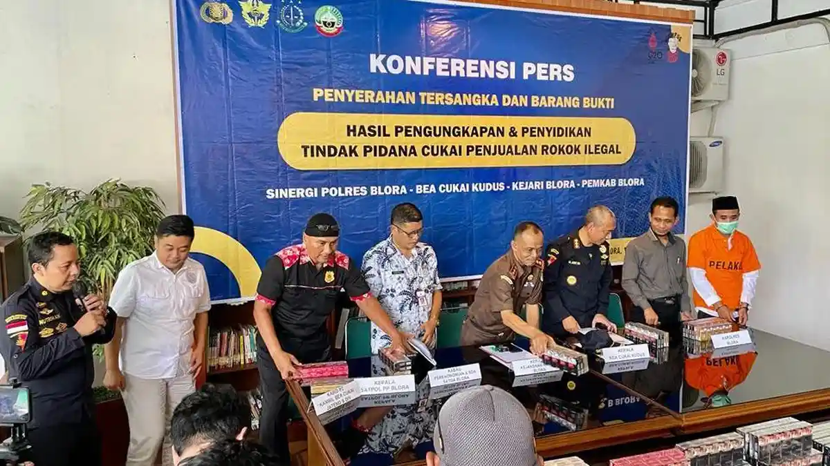Kejari Blora Terima Penyerahan Tahap Dua Kasus Rokok Ilegal, Tangkapan Polisi & Bea Cukai Kudus