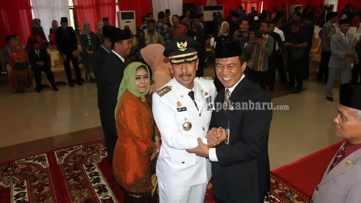 FOTO : Edwar Sanger Resmi Menjadi Penjabat Walikota Pekanbaru - pelantikan-pj-walikota-pekanbaru-nih1_20170126_122505.jpg