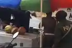 Langgar Jam Berjualan saat Ramadan, Sejumlah Warung di Bangkalan Ditegur usai Layani Makan di Tempat