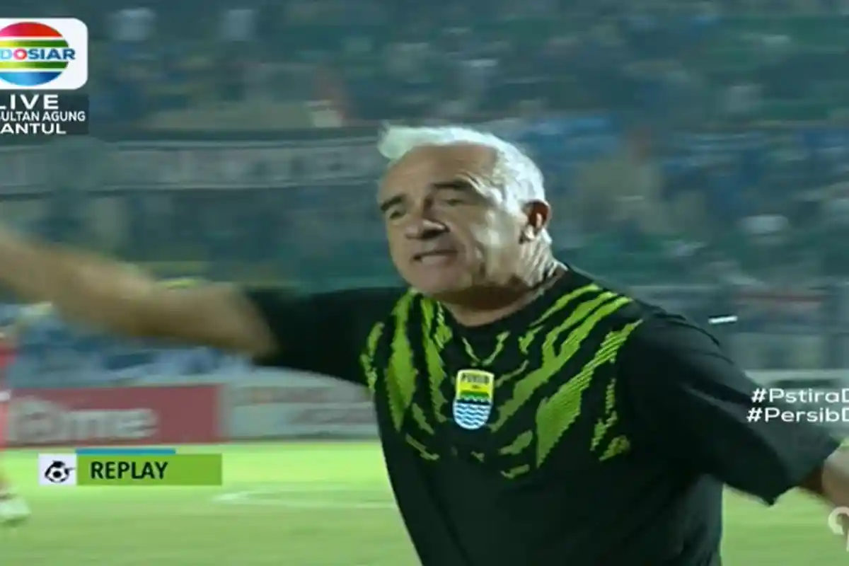 Pelatih Persib Mario Gomez Akui Berfikir soal Bobotoh Saat Minum Teh