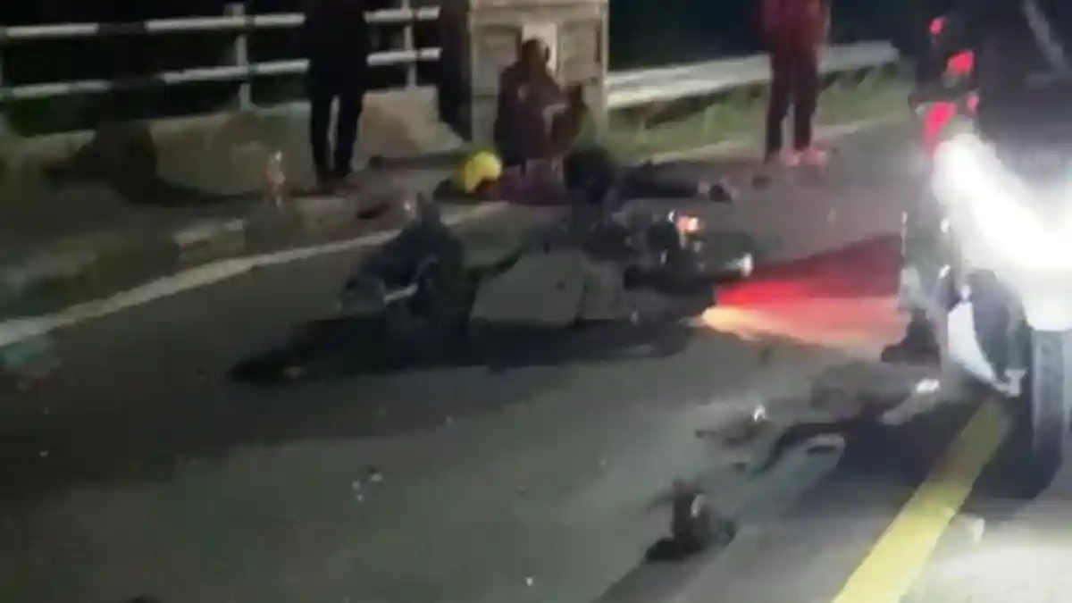 Gagal Salip Truk, Pengendara Sepeda Motor Adu Banteng di Jalingkut Brebes 