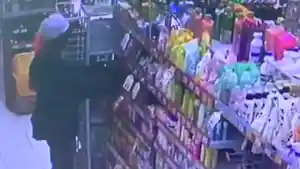 20260608-aksi-warga-lampung-curi-barang-di-alfamart-banyumas-terekam-cctv.jpg