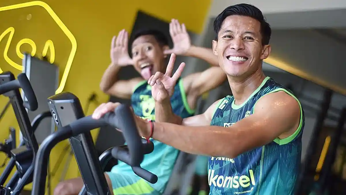 Henhen Herdiana Bek Persib Bandung Dipinjamkan Luis Milla ke Dewa ...