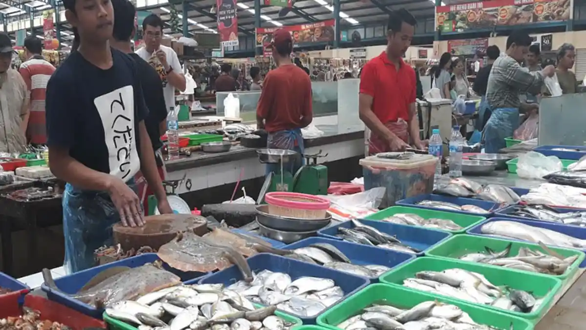 Pasar Segar di Tangerang Selatan Sediakan Berbagai Macam Ikan Pari