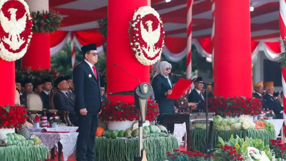 Pj Gubernur Jatim Ajak Teladani Nilai Pancasila Sebagai Semangat Wujudkan Indonesia Emas 2045