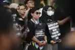 Aksi-Kamisan-ke-886-Usut-Kasus-Tragedi-Semanggi-I_20251113_192229.jpg