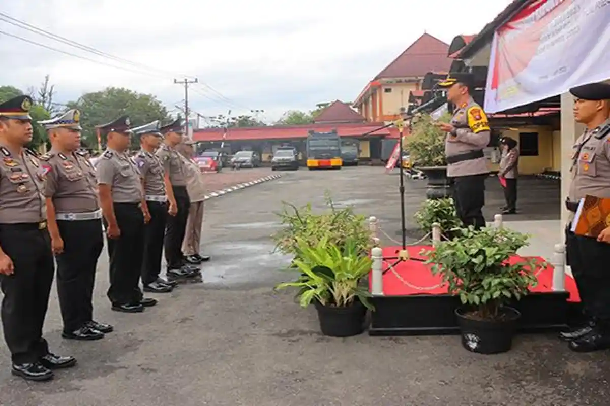 29 Personel Polres Sintang Naik Pangkat, 27 Bintara 2 Perwira