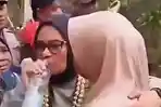 Wajah Pucat dan Tegang Bupati Citra saat Terjatuh dari Jembatan Pongpet Anjlok