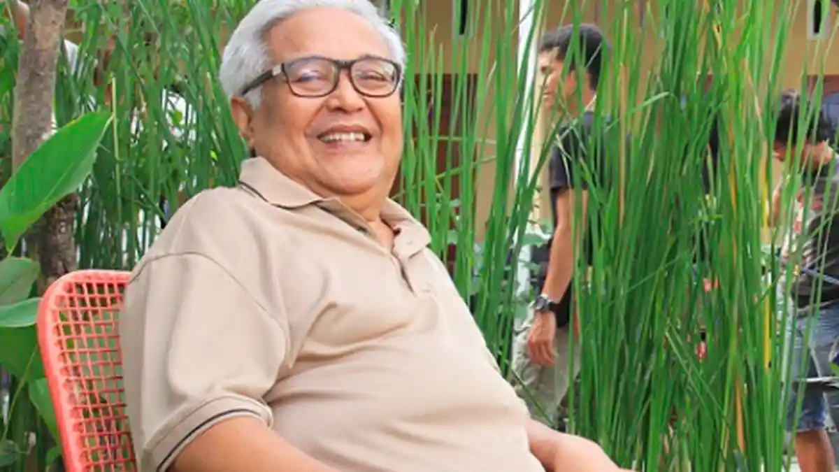 Adi Kurdi Pameran Abah di Keluarga Cemara Tutup Usia