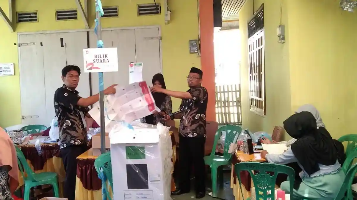 KPPS TPS 03 Paguyaman Kota Gorontalo Lembur, Berselisih dengan Saksi soal Jumlah Surat Suara