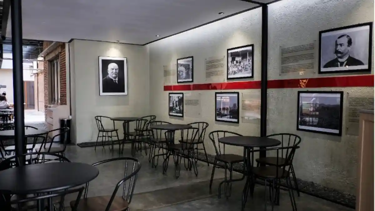 Bosscha Café Resto Pusat Kota Bandung yang Menampilkan Sejarah