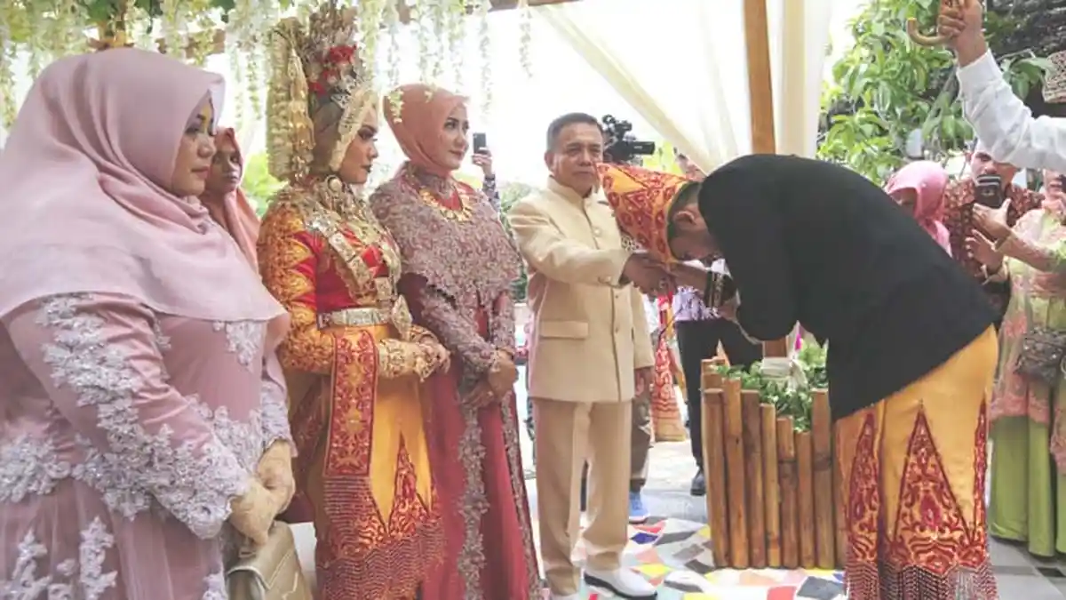Mahar Itu tak Pernah Diminta Irwandi