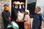 organisasi-akatsuki-afkar-di-lumajang-bagi-bagi-sembako-ke-para-lansia-di-lumajang-jawa-timur_20170617_074634.jpg