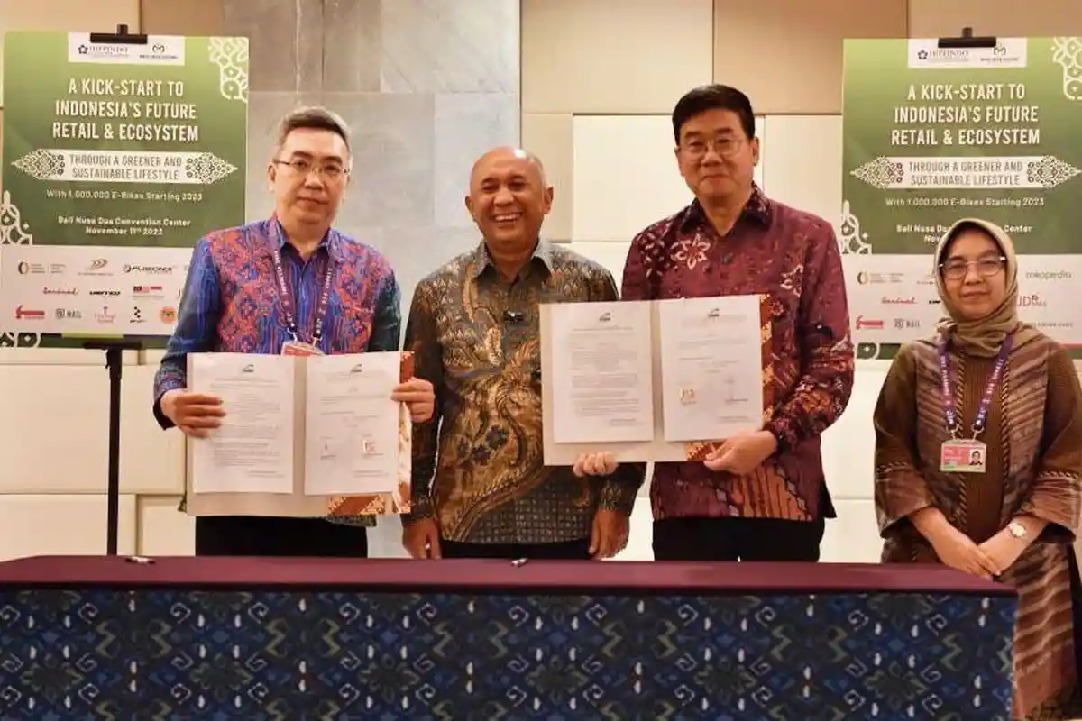 MenKopUKM Dukung HIPPINDO Serap 1 Juta Motor Listrik Lokal Percepatan Net Zero Emission