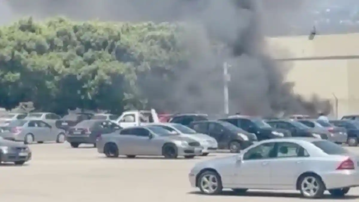 Puluhan Mobil Terbakar di Area Parkir Bandara Internasional Beirut, Ini Penyebabnya