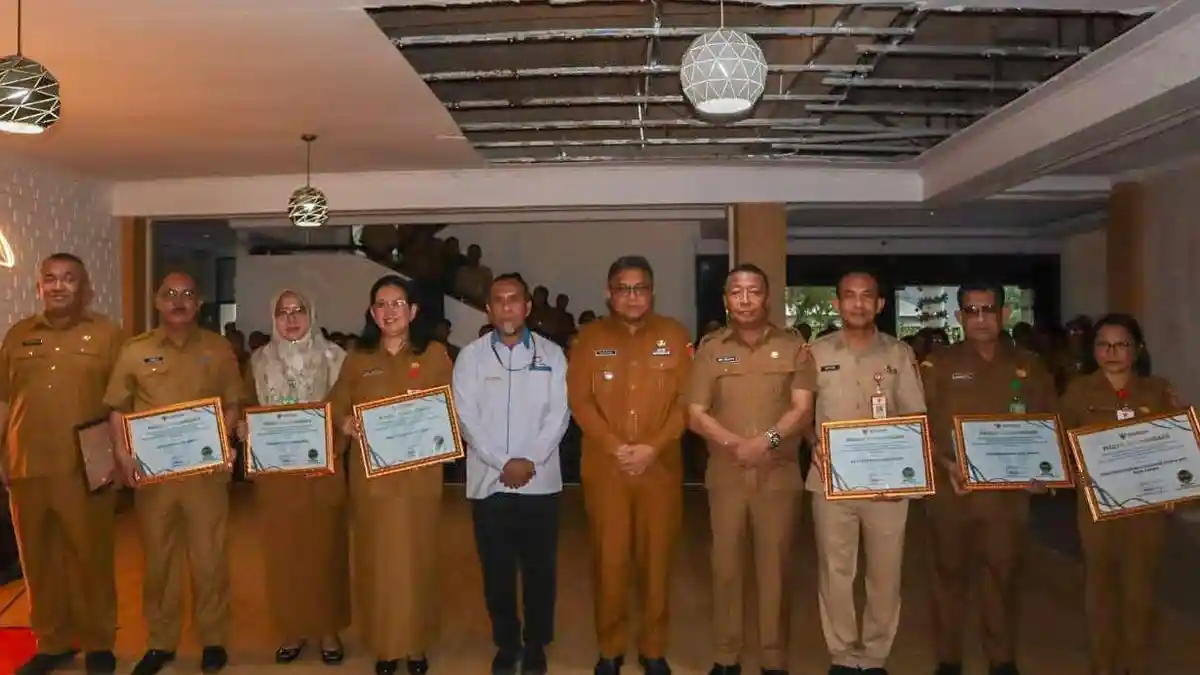 Pemkot Ambon Raih Penghargaan Pelayanan Publik
