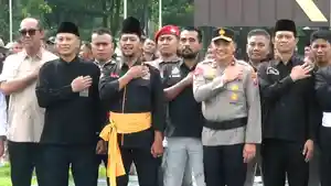 apel-gelar-pasukan-Sabuk-Kamtibmas-di-Lapangan-Mapolda-Jatim-Surabaya.jpg