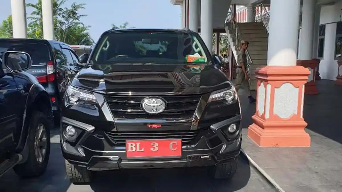Dewan Minta Mobil Dinas di Abdya Dipasang Stiker, Ini Alasannya 