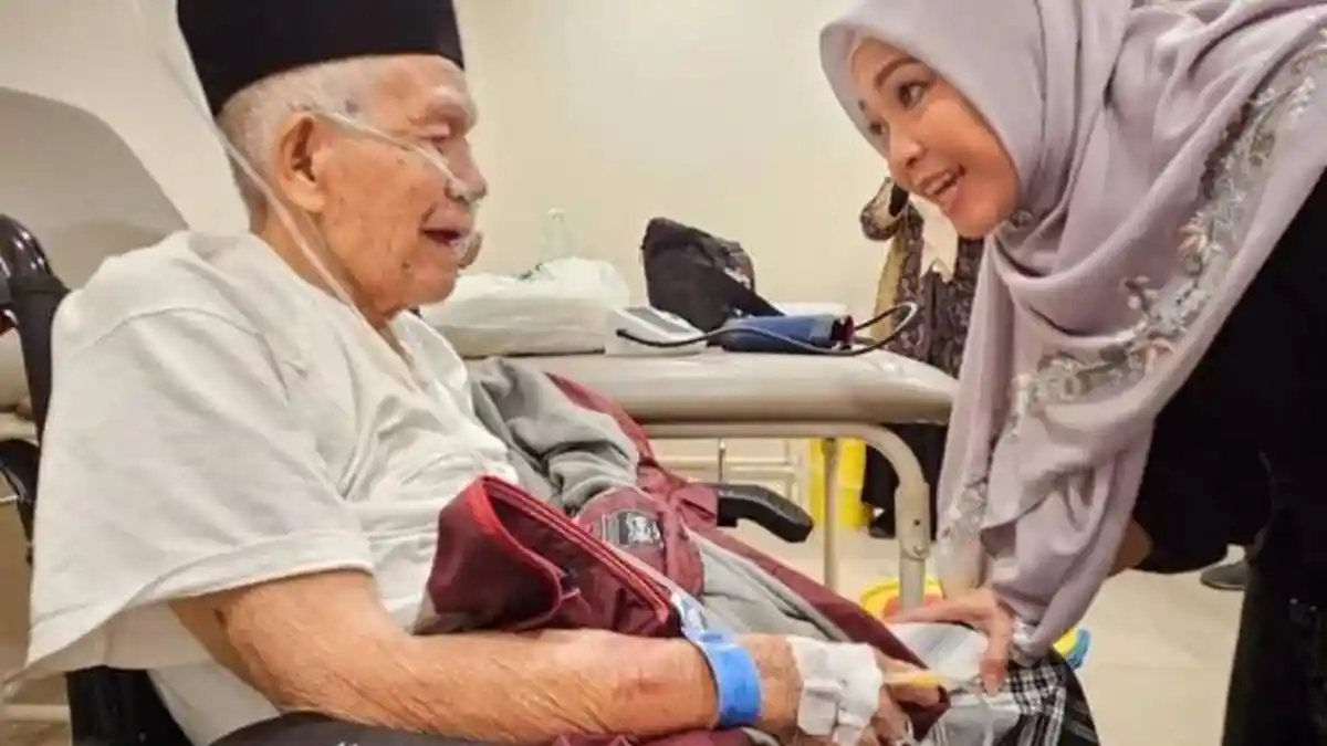 Istri Menteri Agama Sapa Jemaah Haji Lansia yang Sakit di Kantor Sektor 7 Makkah