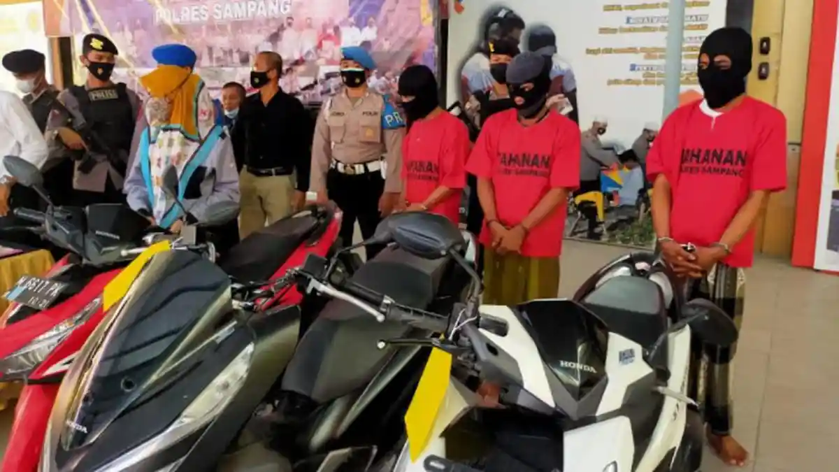 Tiga Hari Acak-Acak Sampang, Dua Pelaku Curanmor Digulung Berikut Penadahnya