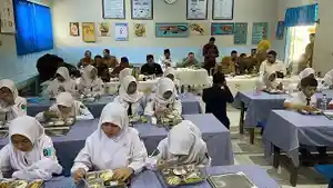 Usulkan-Program-MBG-Dihentikan-Sementara-Imbas-Perang-di-Iran-Inilah-Sosok-Prof-Telisa-Aulia.jpg
