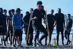 latihan-fisik-arema-fc-di-pantai-kuta-bali.jpg