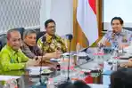 Bupati-Indramayu-Lucky-Hakim-saat-audiensidddq.jpg