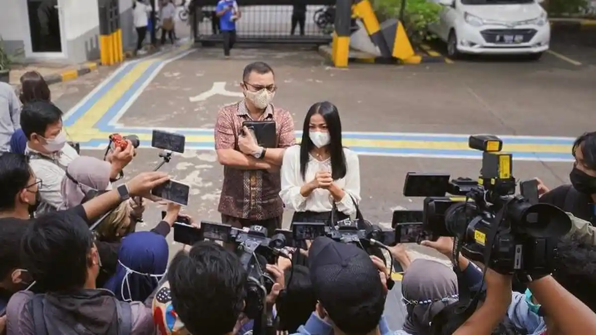 4 Jam Jalani Sidang Kasus Mafia Tanah, Nirina Zubir Kelelahan
