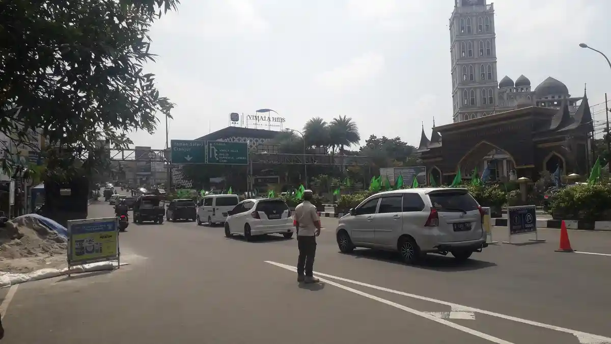 Ada Pemeriksaan Ganjil Genap, Lalu Lintas di Simpang Gadog Bogor Ramai Lancar