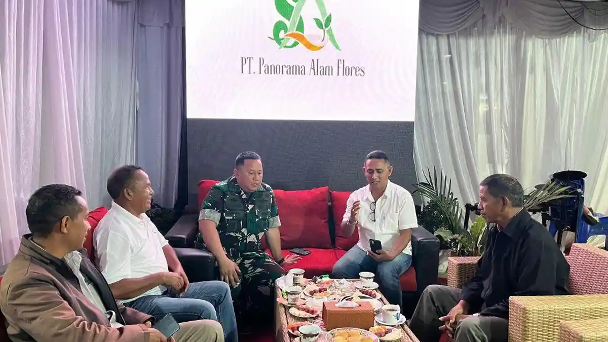 Dandim 1612 Manggarai Letkol Budiman Puji Dirut PT-PAF Selvian Sendo