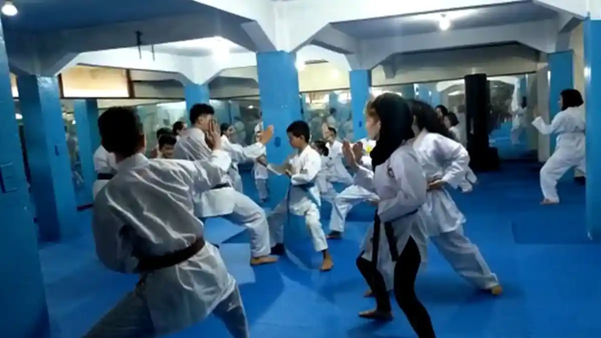 Melihat Aktifitas Imigran Afghanistan di Puncak Bogor, Ternyata Rutin Berlatih Karate