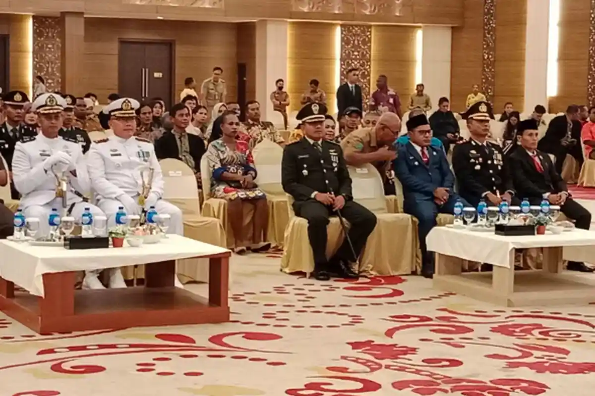 Pj Bupati Sorong Kukuhkan Pasukan Pengibar Bendera 2023, Yan Piet Mosso: Untuk Bangsa dan Negara