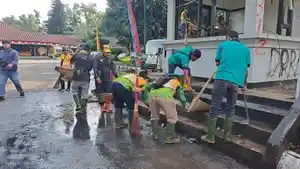 31082025-bersih-bersih-pemkab-banyumas-setelah-demo.jpg