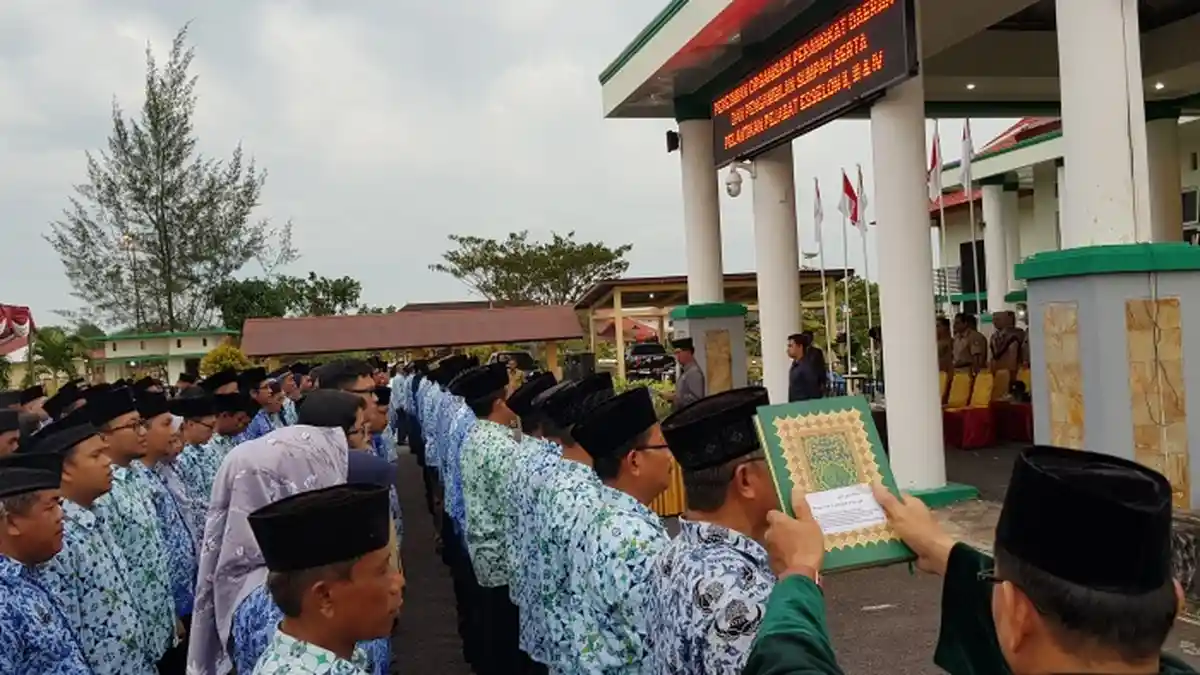 Ini Harapan Bupati Beltim Untuk Camat Kelapa Kampit yang Baru
