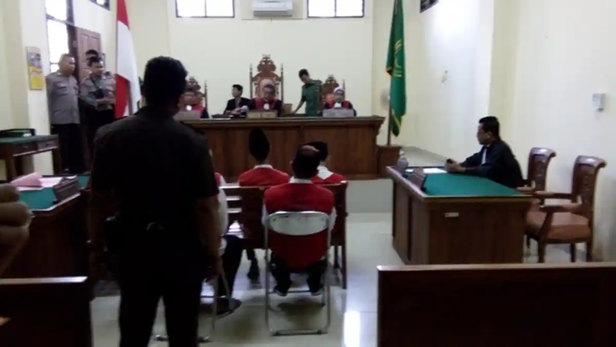 Terima Paket Ganja yang Dialamatkan ke Panti Asuhan, Lima Bandar Dituntut Hukuman Mati