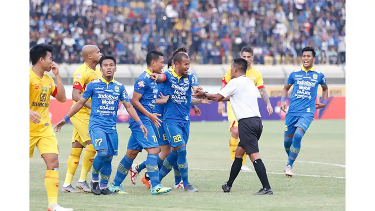 Robert Alberts Masih Cari Komposisi Pemain Terbaik untuk Skuat Persib Bandung