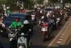 New Normal Jalan Daan Mogot Padat Kendaraan Yang Melintas