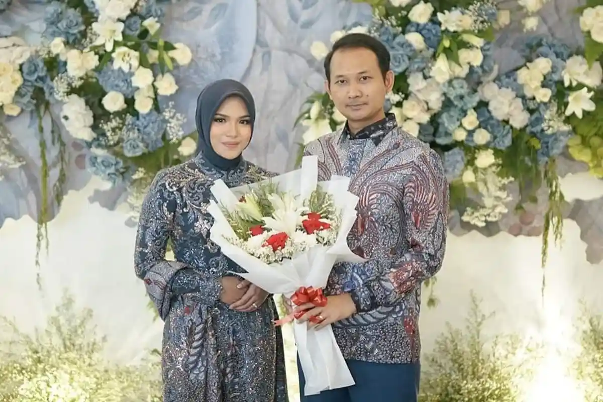 4 Fakta Dibalik Lamaran Putri TGB Zahwa Nadhira dan Putra Mahfud MD