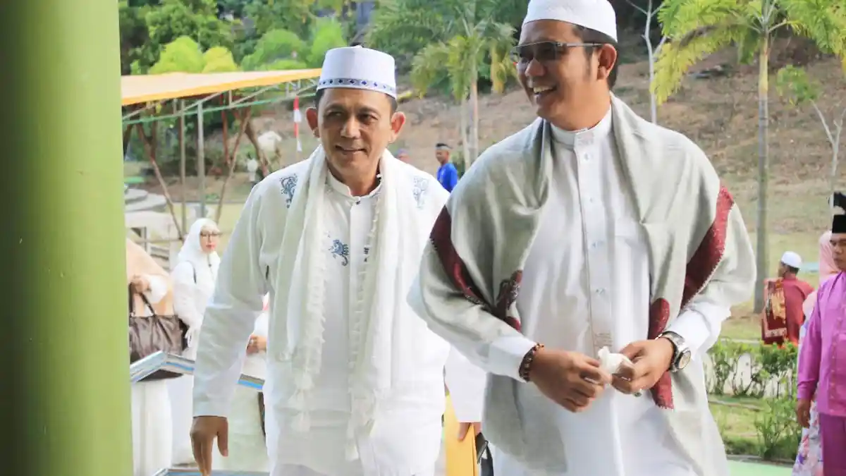 Idul Adha 1440 Hijriah, Momen Jumpa Bupati Bintan Apri Sujadi dan Mantan Bupati Bintan Ansar Ahmad