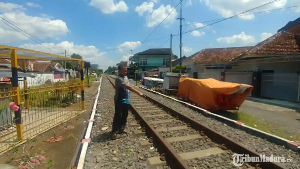 Pengunjung Pasar Mendadak Kaget, Pria Paruh Baya Ditemukan Meninggal setelah Tertabrak Kereta Api