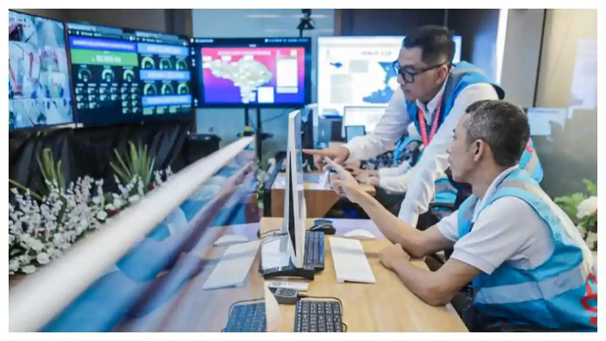 PLN Tembus Fortune Global 500, Komitmen untuk Terus Perkuat Daya Saing di Kancah Dunia - Darmawan-Prasojo-monitor-listrik-PLN.jpg