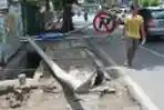 Rambu Lalulintas Rubuh Ditabrak Truk