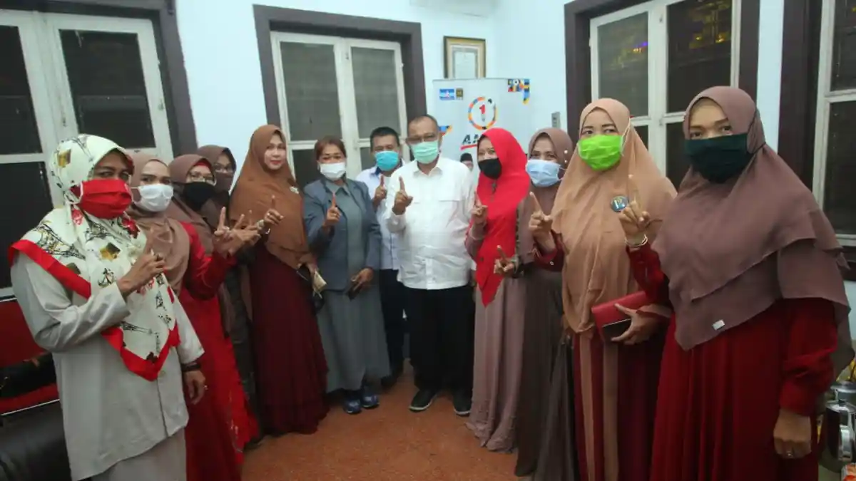 Gebrakan Emak-emak Ababil di Pilkada Medan, Beri Kemudahan Umrah Khusus Pendukung Akhyar-Salman