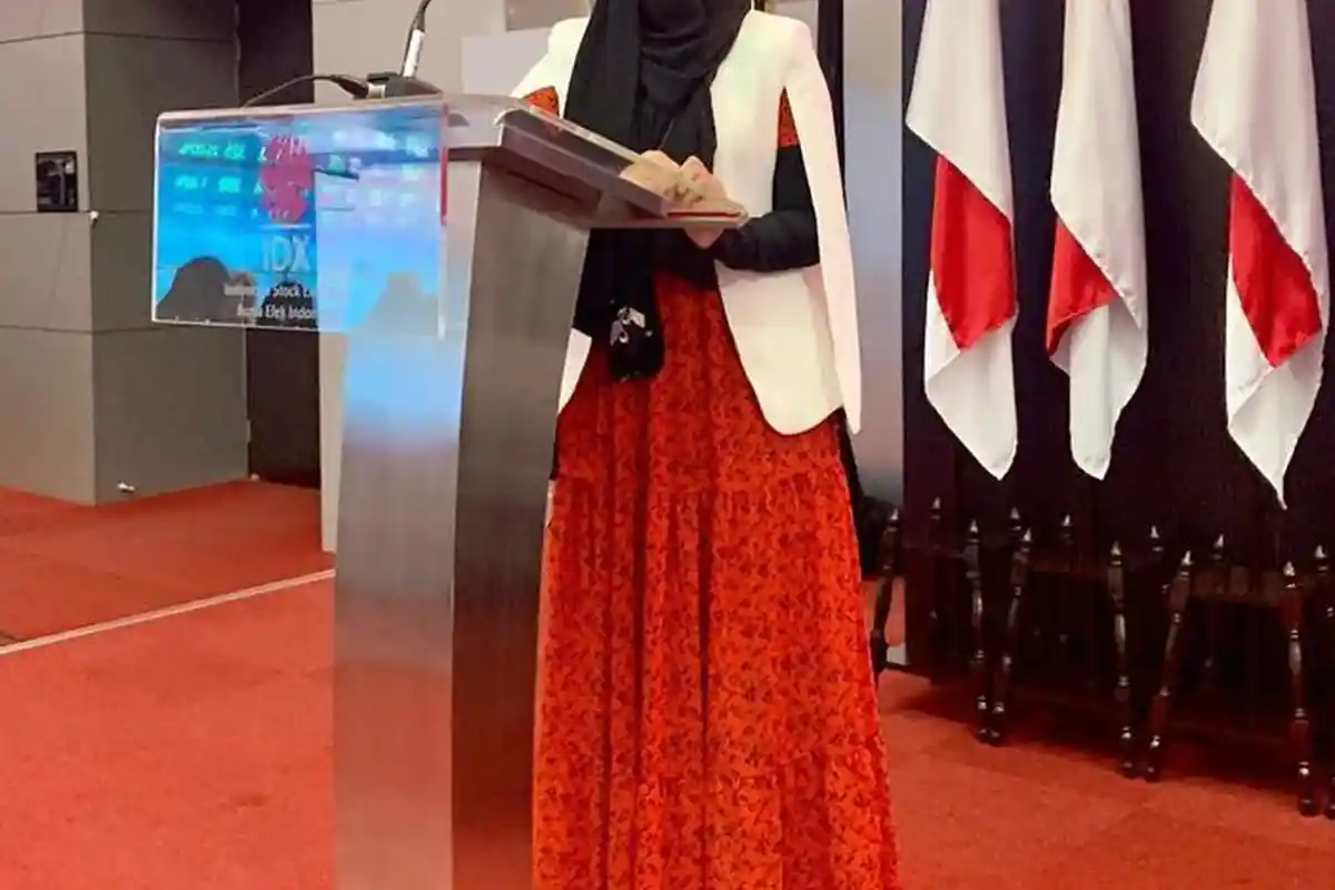 Intip 4 Gaya Anak Yusuf Mansur, Wirda Mansur dengan Hijab Hitam Yang Manis