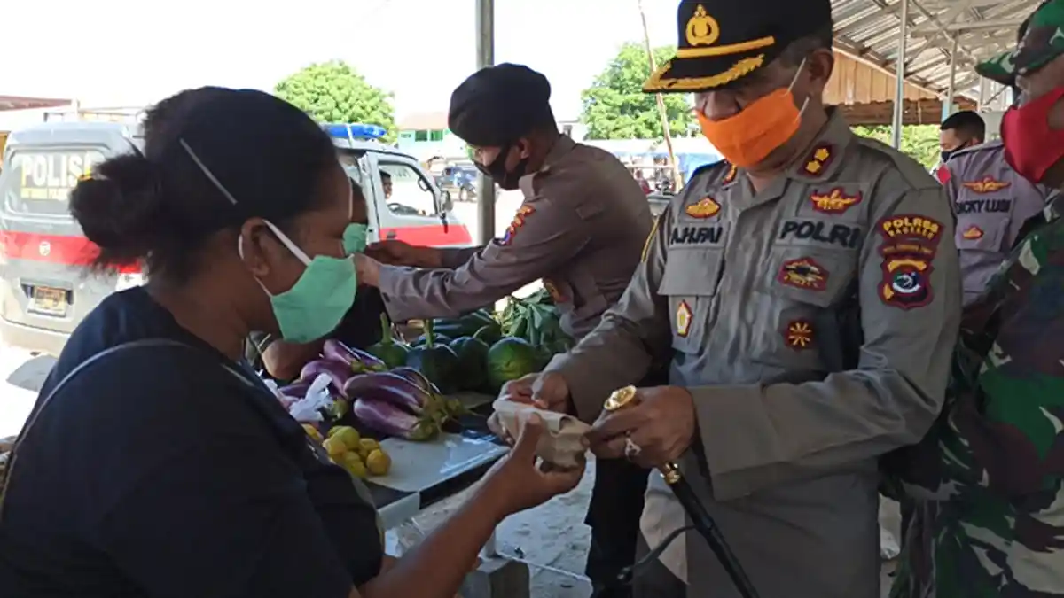 Melihat Wujud Cinta Kasih TNI dan Polri di Mbay