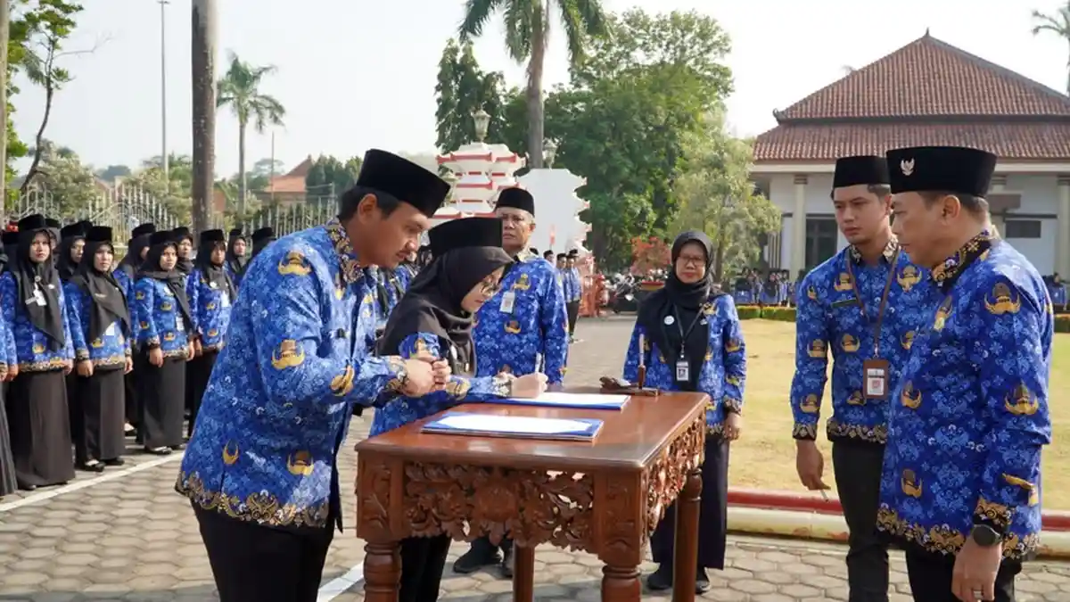 493 Guru Diangkat ASN, Pj Bupati Jepara Singgung Masih Ada 2.997 Anak Tidak Sekolah