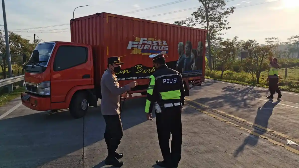 7 Jam Tutup Exit Tol Salatiga, Polisi Putar Balik 30 Kendaraan, AKBP Rahmad: Sesuai Aturan