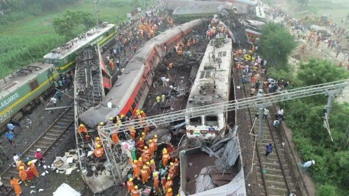 NGERI, Tiga Kereta Api Sekaligus Terlibat Kecelakaan, 288 Orang Meninggal, Berikut Ini Penyebabnya
