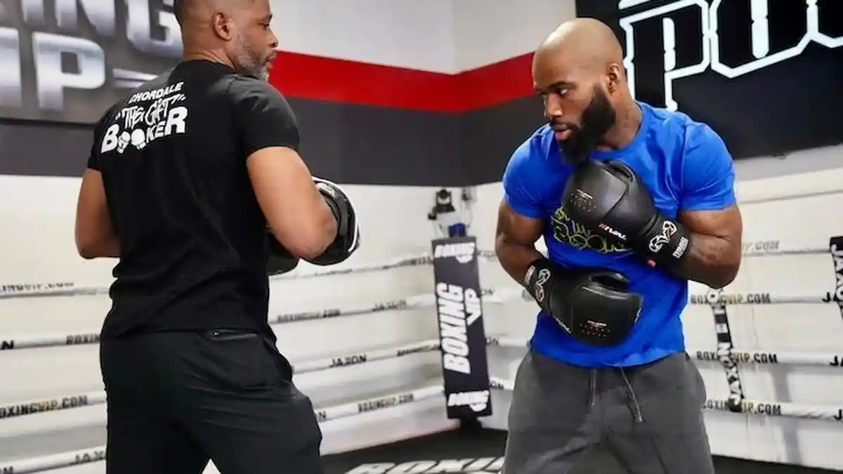 Jadwal Tinju Dunia, Chordale Booker Tidak Merasa Tertekan Lawan Sebastian Fundora