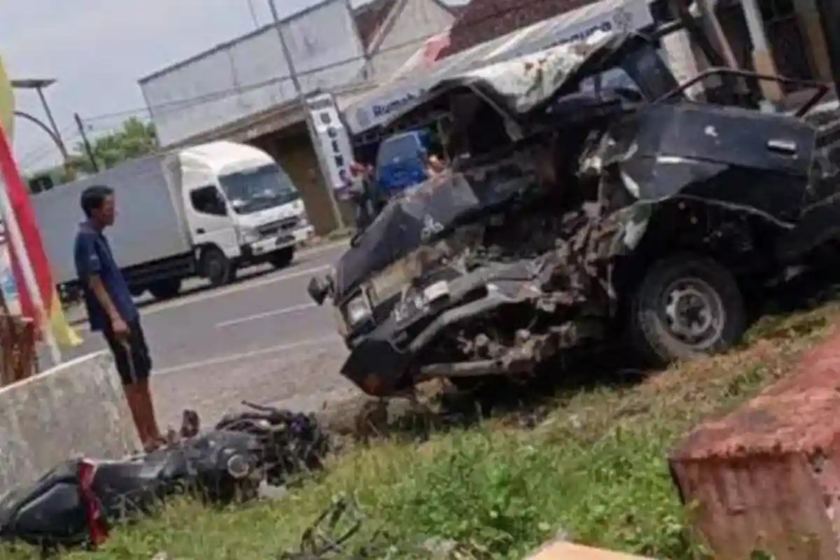 Kecelakaan Maut CBR vs Pikap di Tulungagung, Pemotor Tewas, Pengemudi Mobil Luka Parah